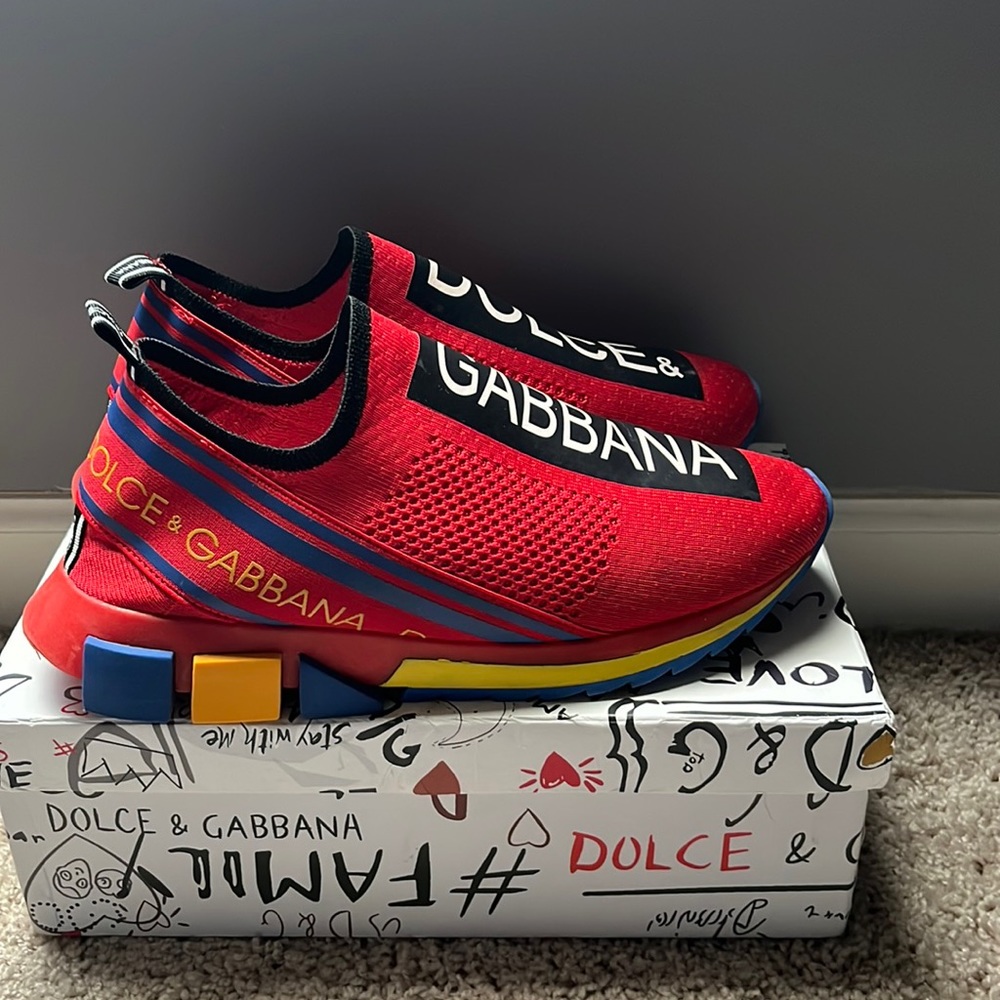 dolce & gabbana sorrento size 8 lightly worn with authenticity card